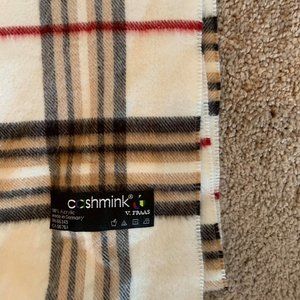 Cashmink® scarf with FRAAS Plaid